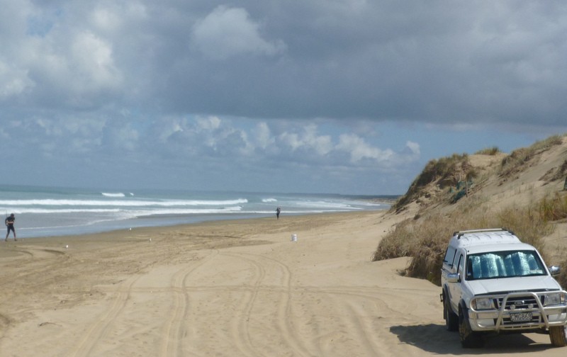 002 Ninety Mile Beach 15th Dec 2012.JPG